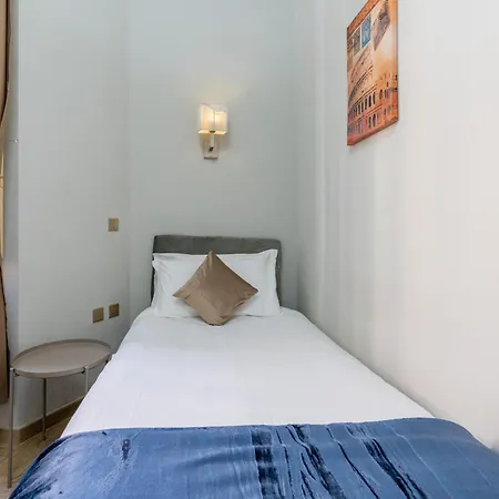 Portafortuna - Close To Colosseum