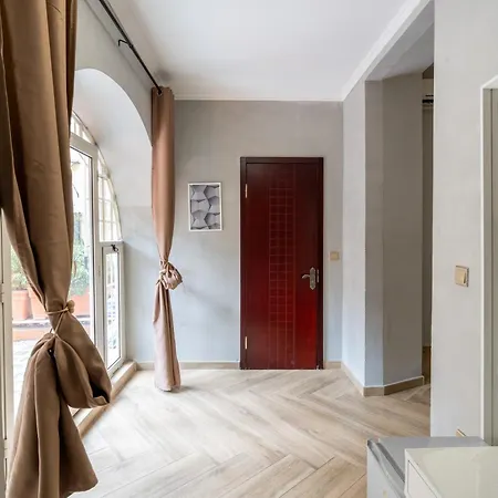 Portafortuna - Close To Colosseum