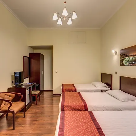 Guest house Portafortuna - Close To Colosseum 3*